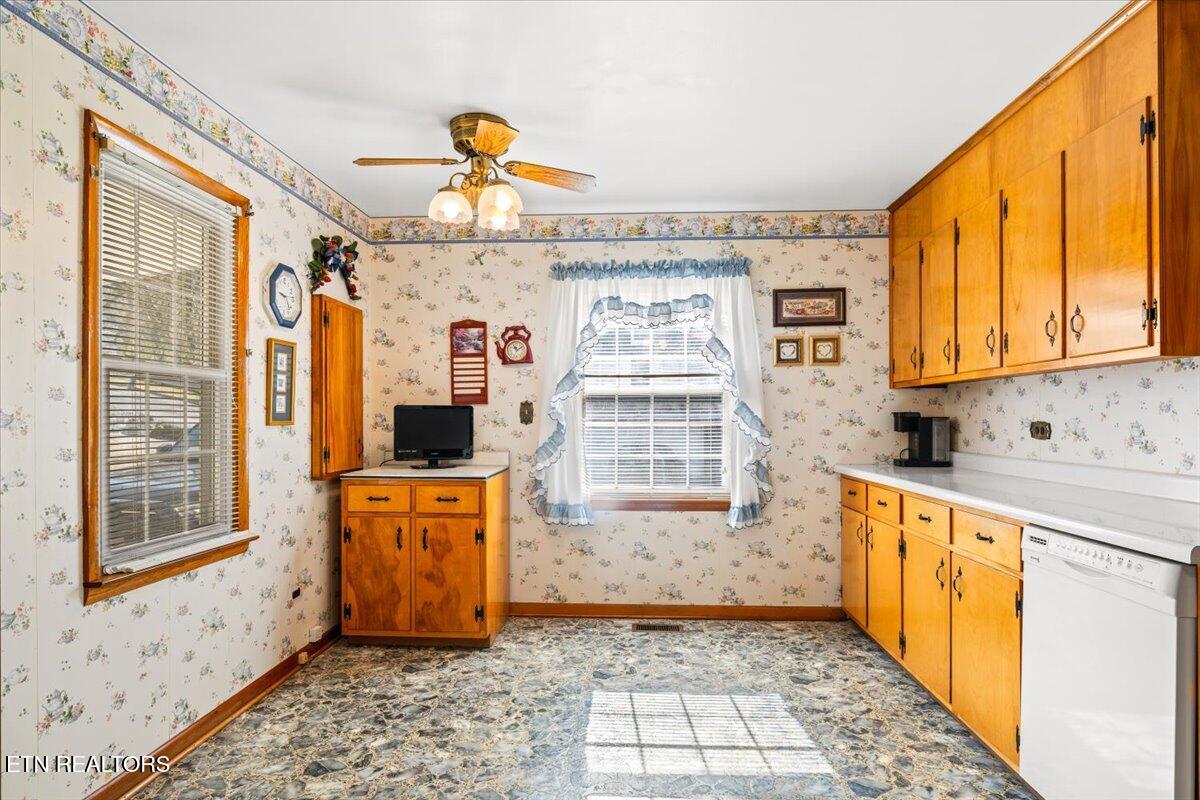 591 Ellison Street Jellico, TN 37762 - Photo 12 of 22 14-591 Ellison St