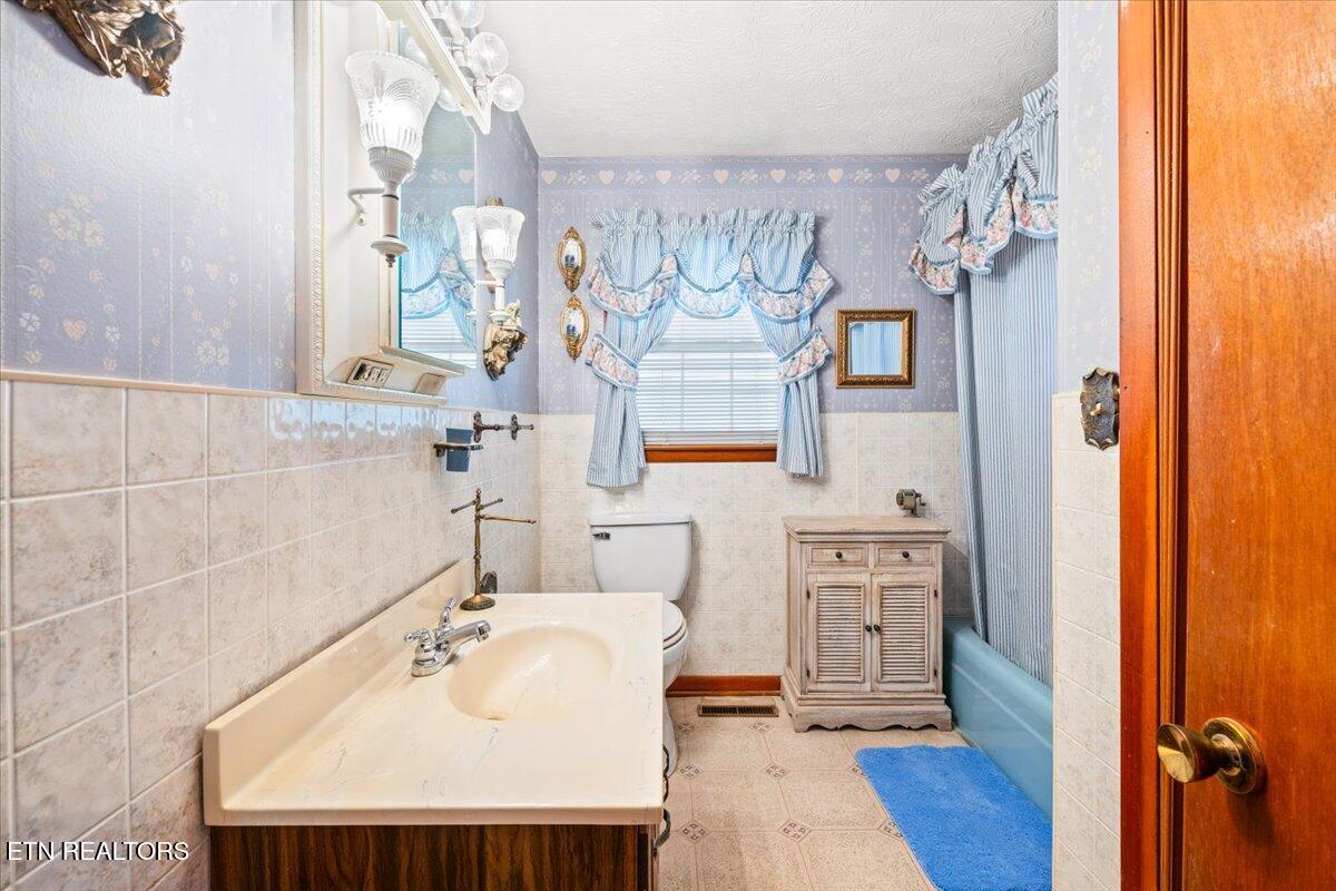591 Ellison Street Jellico, TN 37762 - Photo 14 of 22 18-591 Ellison St