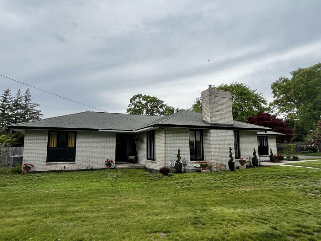 652 Ruddiman Drive Muskegon, MI 49445 - Photo 2 of 39 156bf696-d341-423d-b0da-1f9292b54599
