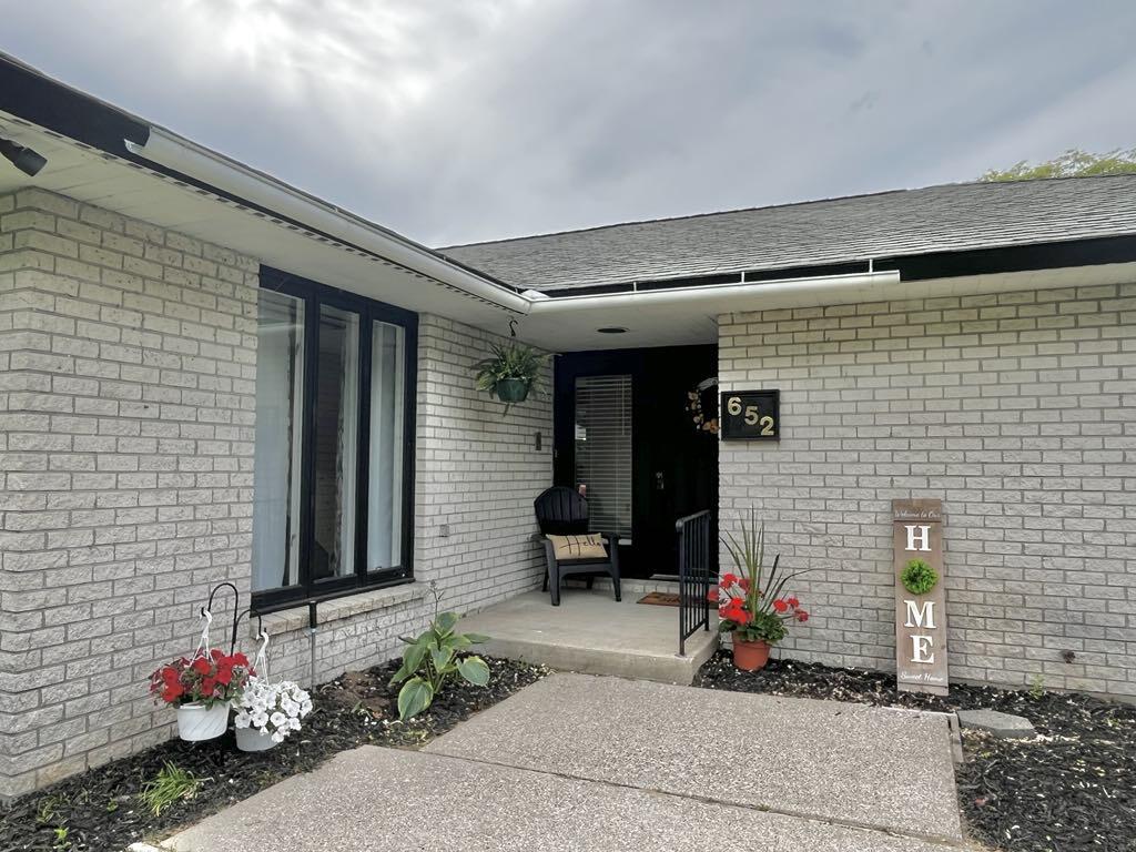 652 Ruddiman Drive Muskegon, MI 49445 - Photo 4 of 39 c3568d17-6d71-4add-a719-41a535ef0e64