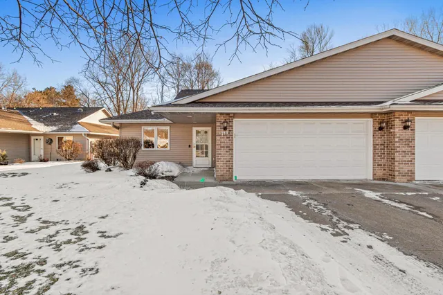 $399,900 | 719 Victoria Court, Unit 719, Stillwater, MN 55082