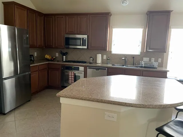 $3,000 | 31 West Spindle Tree Circle, The Woodlands, TX 77382