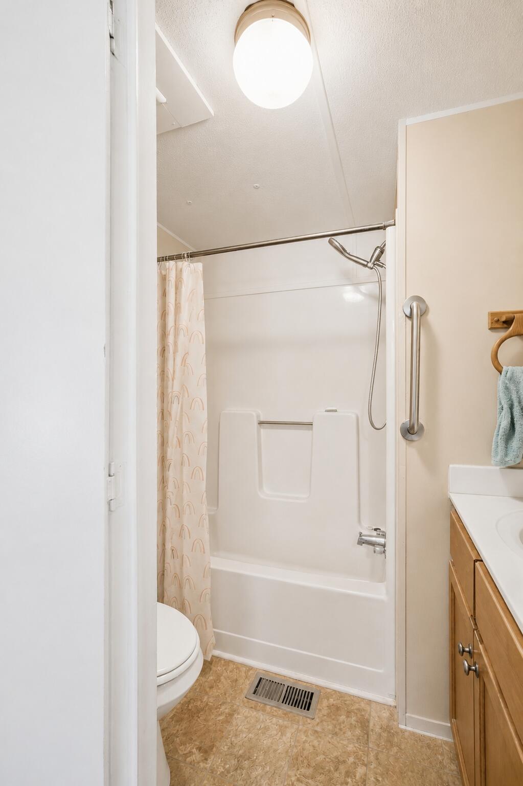 7609 Mahan Gap Road Ooltewah, TN 37363 - Photo 10 of 19 bathroom 2 to use