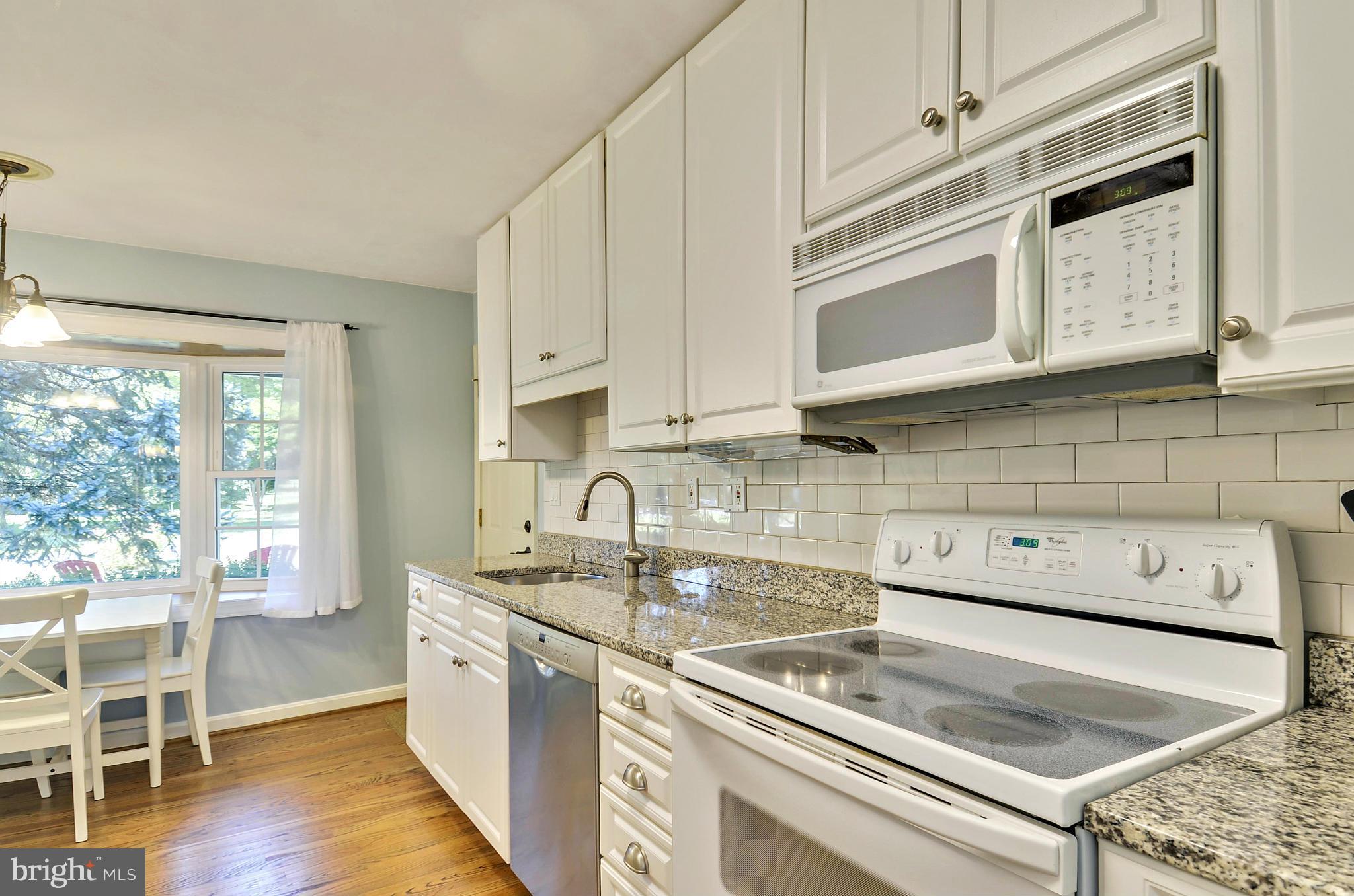 7644 Miller Fall Road Derwood, MD 20855 - Photo 3 of 30 Kitchen