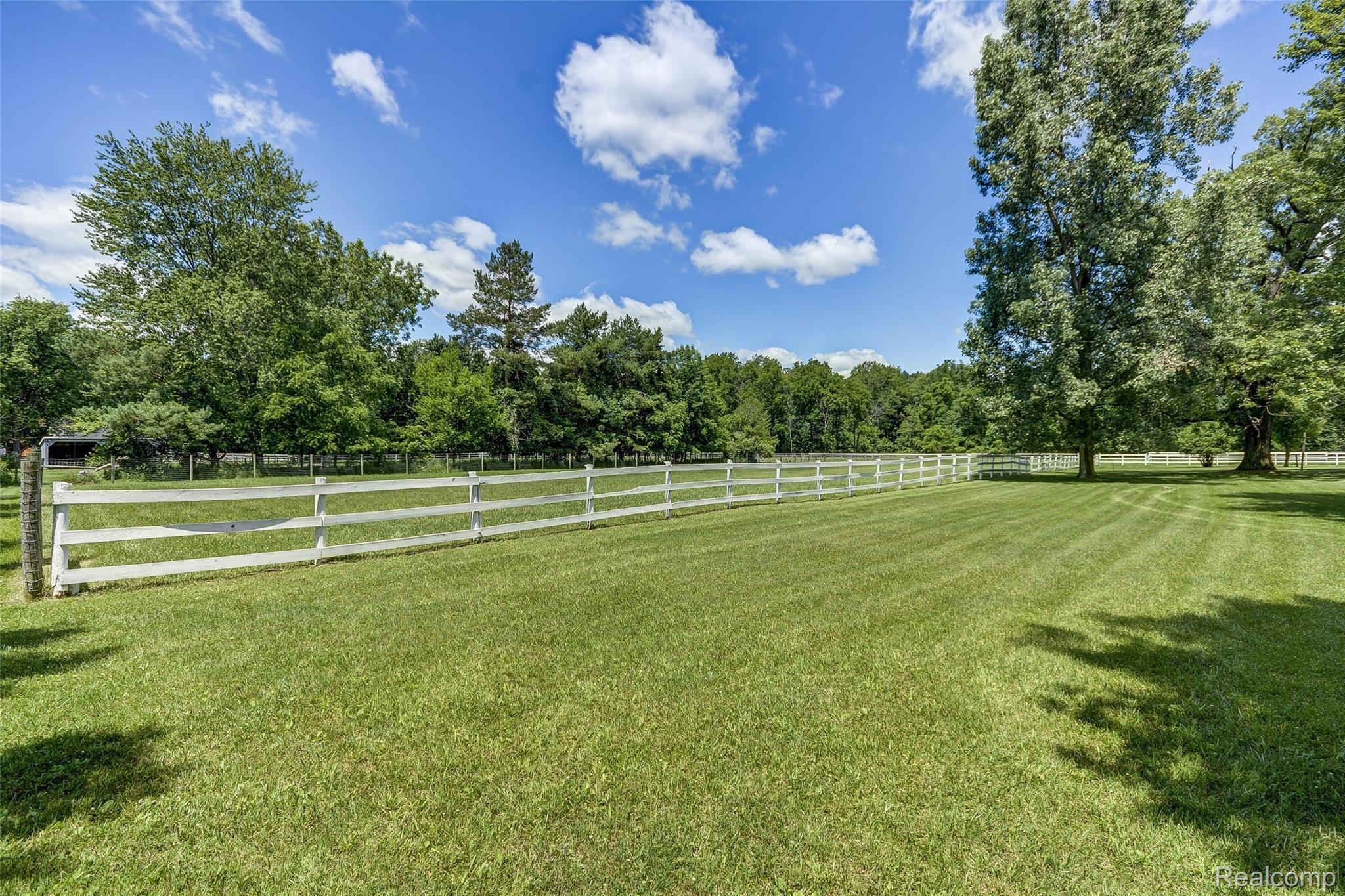 4408 Ellis Road Fowlerville, MI 48836 - Photo 68 of 72 4408_Ellis_33.jpg