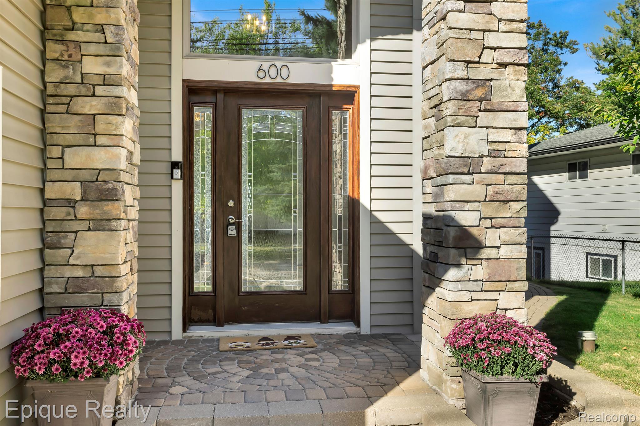 600 Heights Road Lake Orion, MI 48362 - Photo 5 of 50
