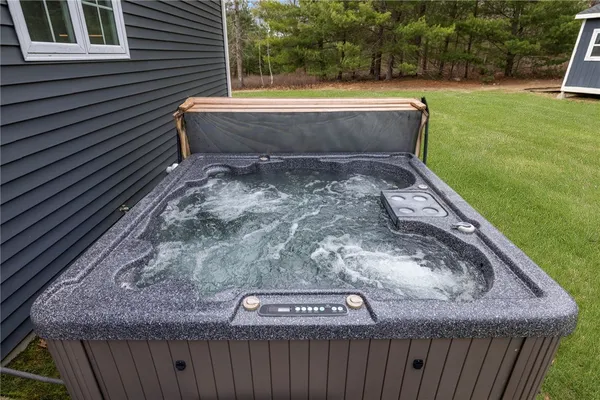 $849,000 | 10 Jessica Lee Court, Coventry, RI 02816