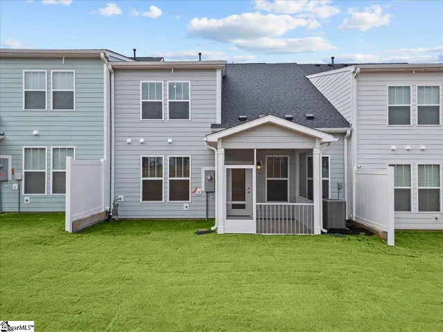 $304,990 | 405 Crestcreek Drive, Anderson, SC 29621