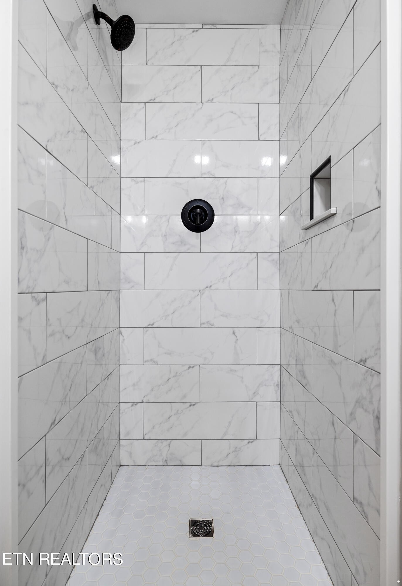 2333 Mountain View Road Lenoir City, TN 37771 - Photo 36 of 54 a bathroom with a shower