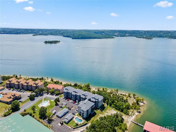 $424,900 | 700 Emerald Point Drive, Unit 302, Hollister, MO 65672