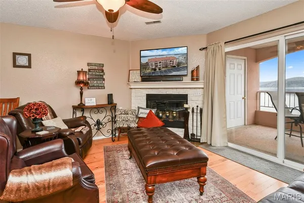 $424,900 | 700 Emerald Point Drive, Unit 302, Hollister, MO 65672