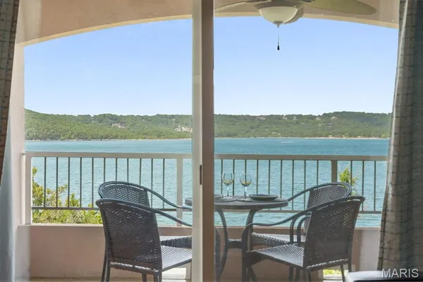 $424,900 | 700 Emerald Point Drive, Unit 302, Hollister, MO 65672