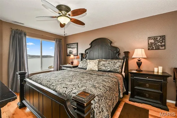 $424,900 | 700 Emerald Point Drive, Unit 302, Hollister, MO 65672