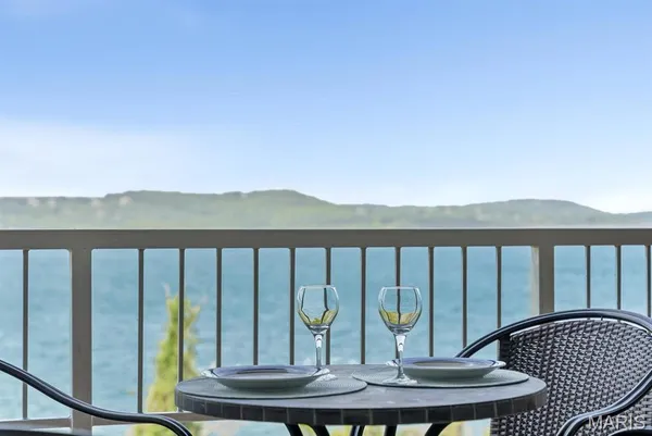 $424,900 | 700 Emerald Point Drive, Unit 302, Hollister, MO 65672