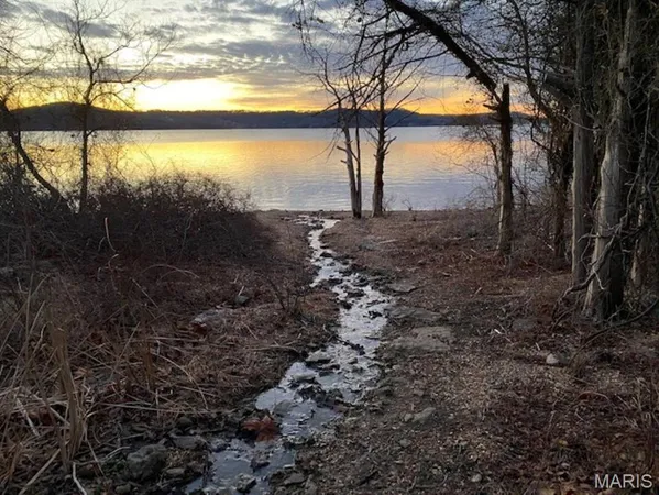 $424,900 | 700 Emerald Point Drive, Unit 302, Hollister, MO 65672