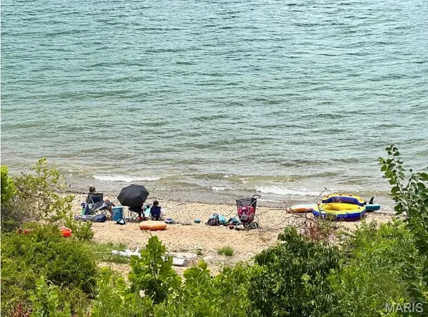 $424,900 | 700 Emerald Point Drive, Unit 302, Hollister, MO 65672