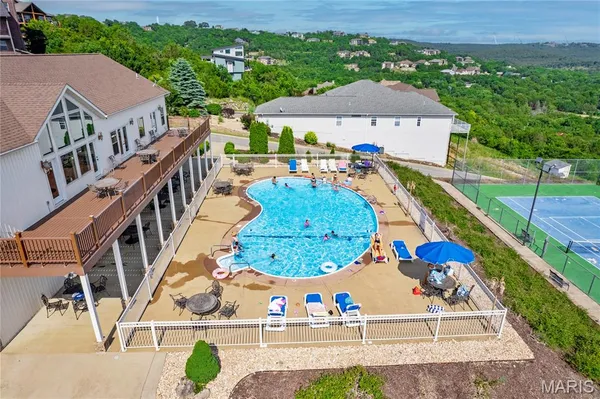 $424,900 | 700 Emerald Point Drive, Unit 302, Hollister, MO 65672