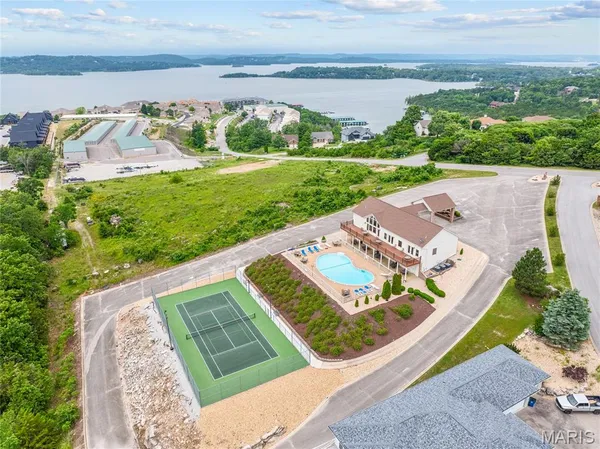 $424,900 | 700 Emerald Point Drive, Unit 302, Hollister, MO 65672