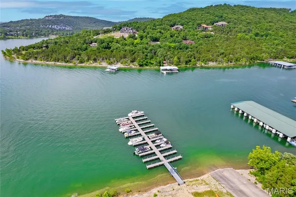 $424,900 | 700 Emerald Point Drive, Unit 302, Hollister, MO 65672