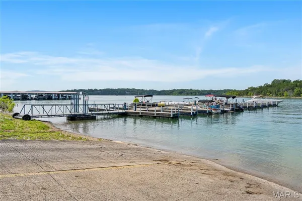 $424,900 | 700 Emerald Point Drive, Unit 302, Hollister, MO 65672