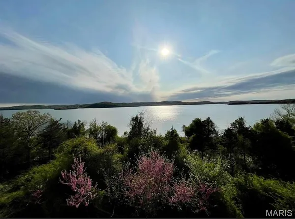$424,900 | 700 Emerald Point Drive, Unit 302, Hollister, MO 65672