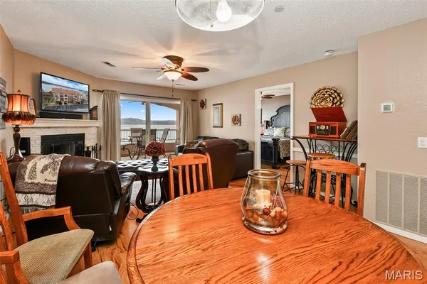 $424,900 | 700 Emerald Point Drive, Unit 302, Hollister, MO 65672