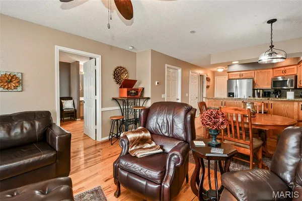 $424,900 | 700 Emerald Point Drive, Unit 302, Hollister, MO 65672