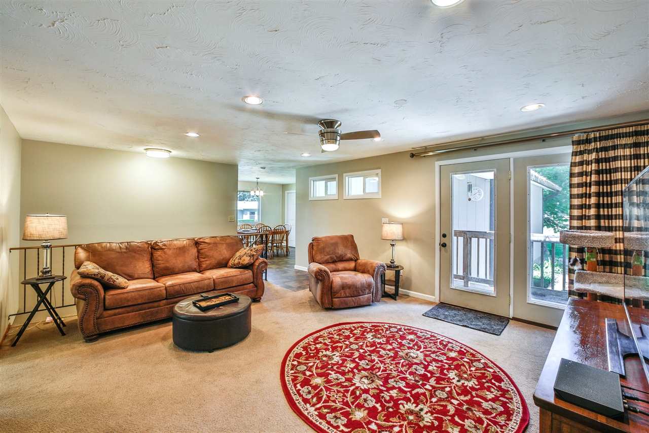 4305 East Lane Park Road Mead, WA 99021 - Photo 3 of 20