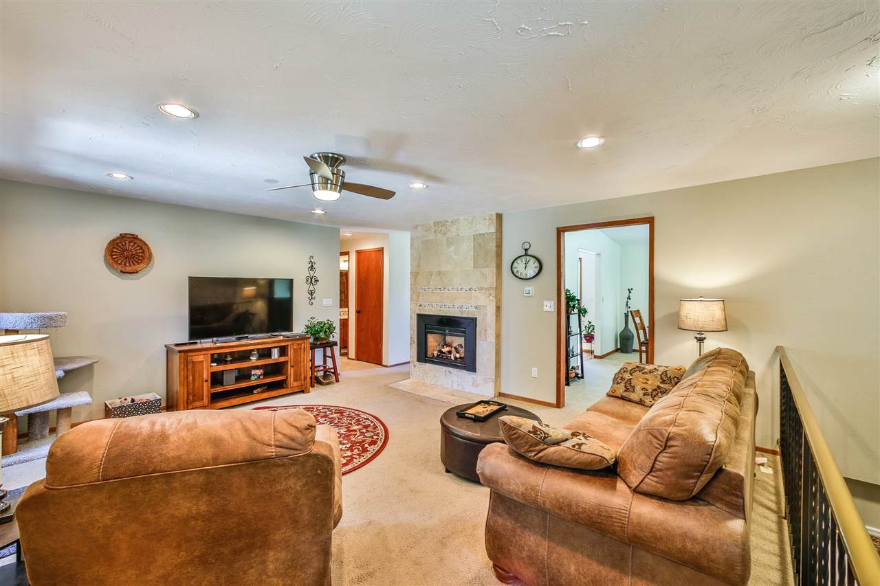 4305 East Lane Park Road Mead, WA 99021 - Photo 4 of 20