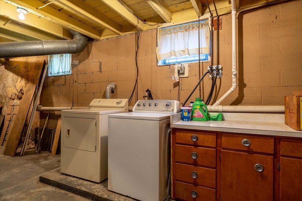 20 Alpine Trail Auburn, MA 01501 - Photo 17 of 25 a utility room with dryer and washer