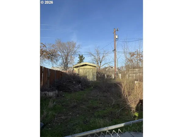 $215,000 | 521 East Ridgeway Avenue, Hermiston, OR 97838