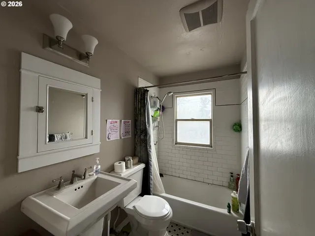 $224,950 | 521 East Ridgeway Avenue, Hermiston, OR 97838