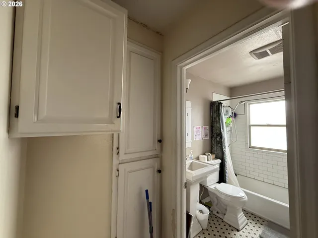 $224,950 | 521 East Ridgeway Avenue, Hermiston, OR 97838