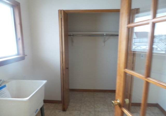 7534 Bath Road Byron, MI 48418 - Photo 4 of 12 31282549-3.JPG