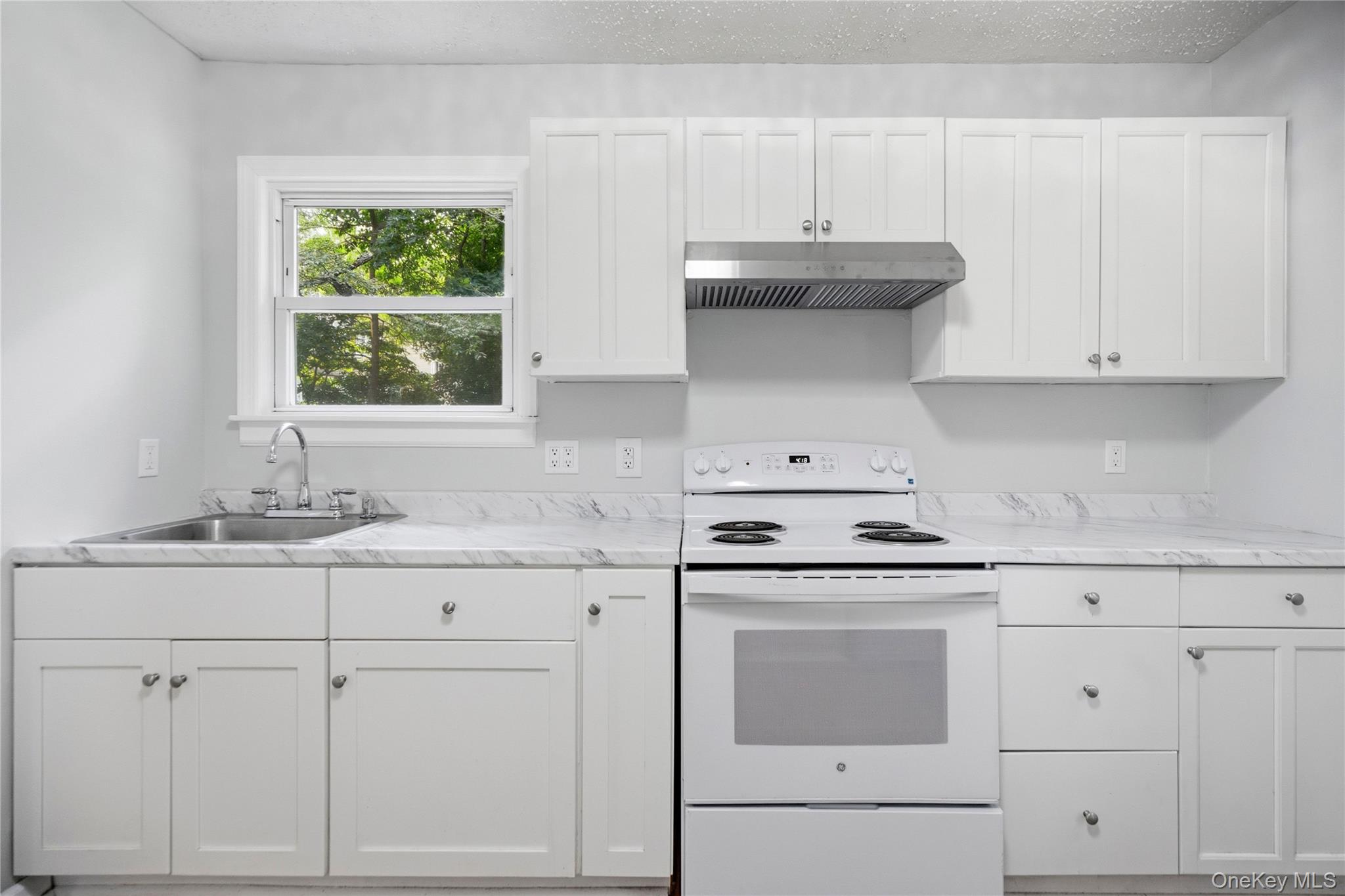 3 Aspen Road Mastic Beach, NY 11951 - Photo 8 of 33 Gallery Image 8