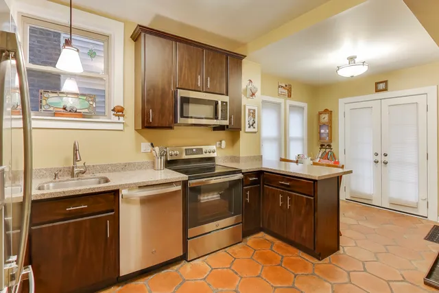 $775,000 | 5148 North Ashland Avenue, Unit 1, Chicago, IL 60640