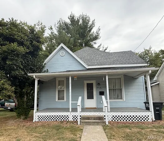 $54,000 | 804 North Main Street, St. Elmo, IL 62458