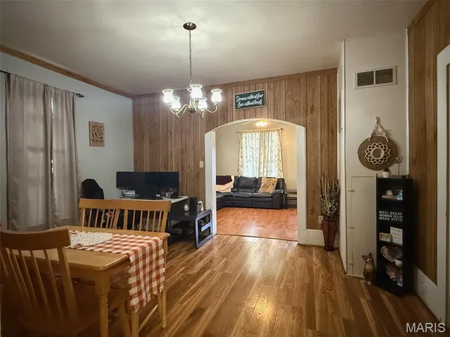 $54,000 | 804 North Main Street, St. Elmo, IL 62458