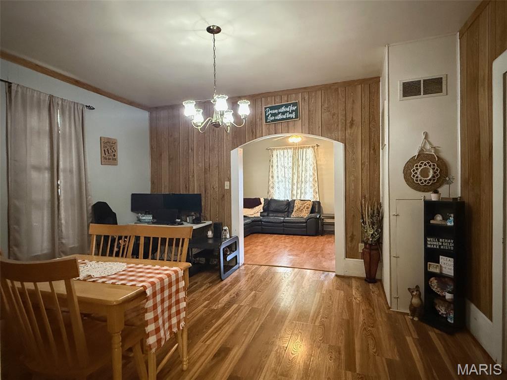 804 North Main Street St. Elmo, IL 62458 - Photo 4 of 11