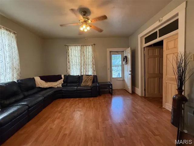 $54,000 | 804 North Main Street, St. Elmo, IL 62458