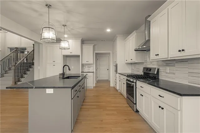 $698,950 | 2333 Fishing Lane, Kearney, MO 64060