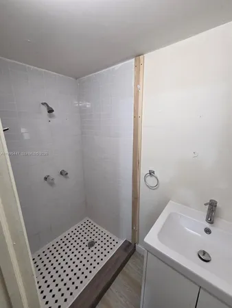 $1,390 | 1420 Southwest 129th Court, Unit 1, Miami, FL 33184