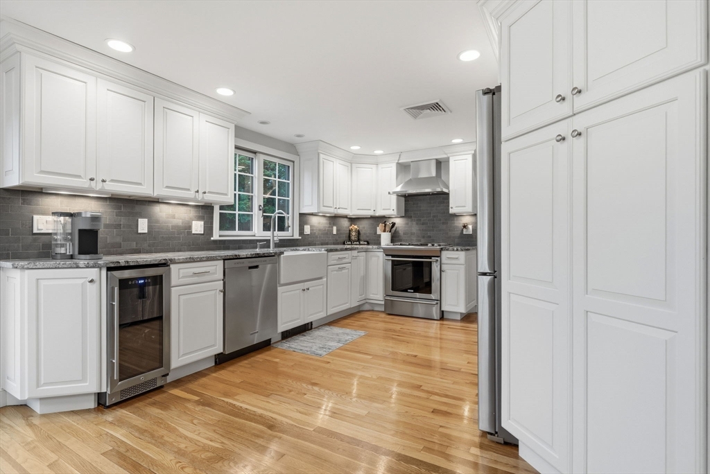47 Brook Drive Lynnfield, MA 01940 - Photo 6 of 28