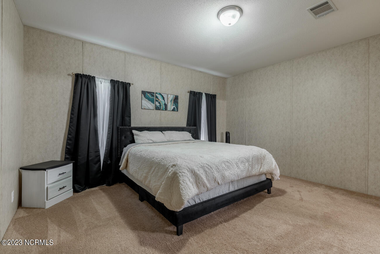 160 Porters Ridge Road Jacksonville, NC 28540 - Photo 20 of 34 Master Bedroom