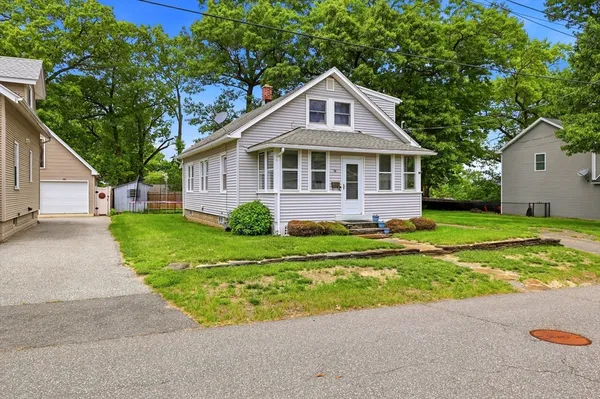 $299,900 | 74 Rochester Street, Chicopee, MA 01020