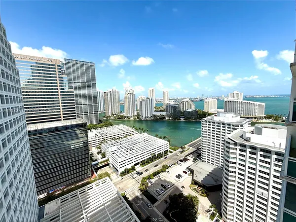 $705,000 | 950 Brickell Bay Drive, Unit 2706, Miami, FL 33131