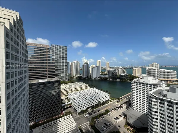 $705,000 | 950 Brickell Bay Drive, Unit 2706, Miami, FL 33131