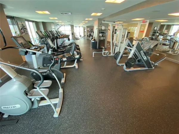 $705,000 | 950 Brickell Bay Drive, Unit 2706, Miami, FL 33131