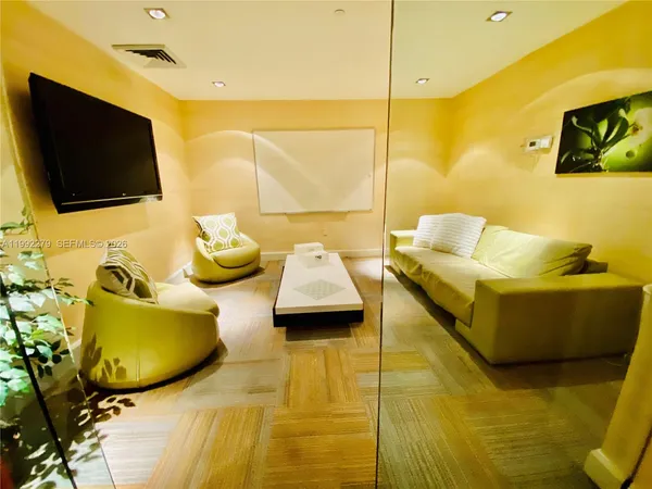 $705,000 | 950 Brickell Bay Drive, Unit 2706, Miami, FL 33131