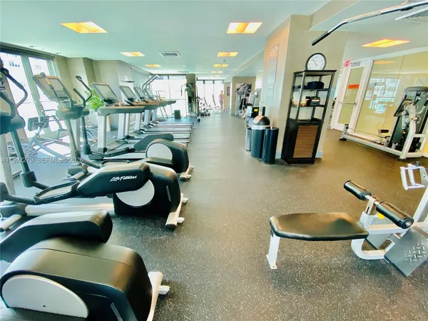 $705,000 | 950 Brickell Bay Drive, Unit 2706, Miami, FL 33131